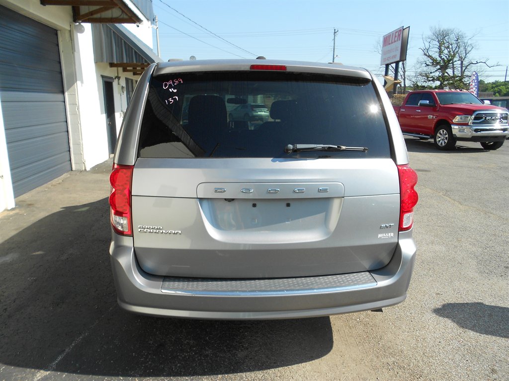 2016 Dodge Grand Caravan - $9,500