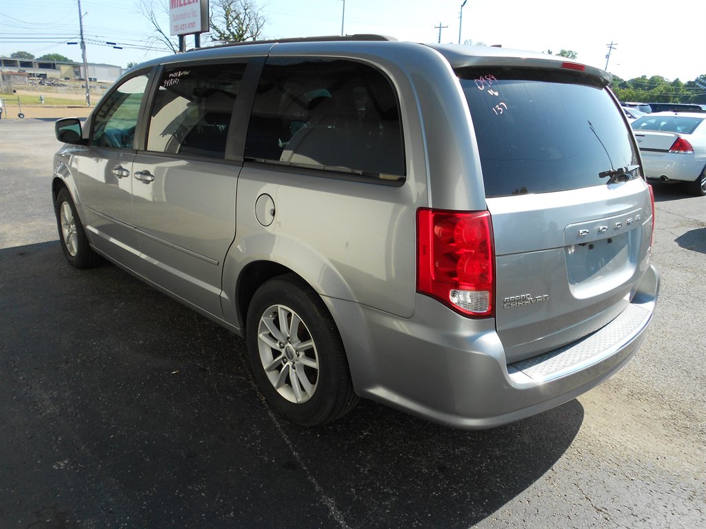 2016 Dodge Grand Caravan - $9,500