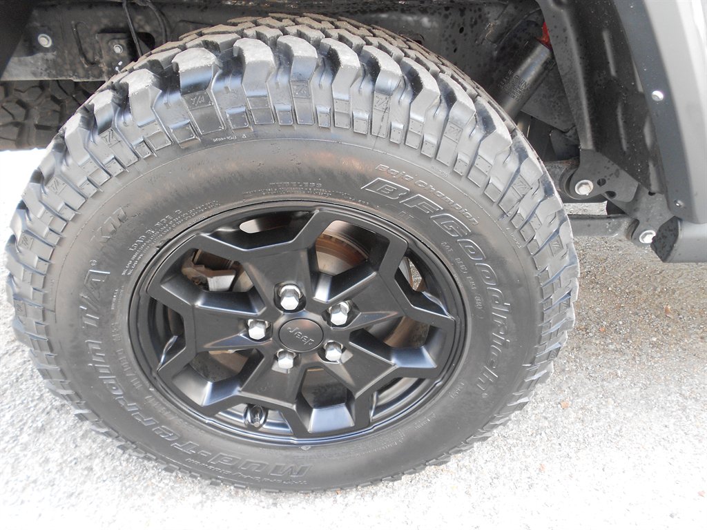 2021 Jeep Gladiator - $30,880