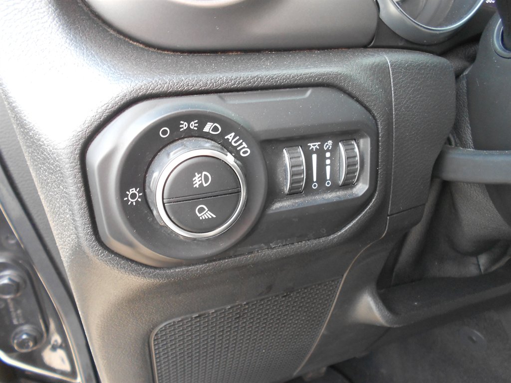 2021 Jeep Gladiator - $30,880