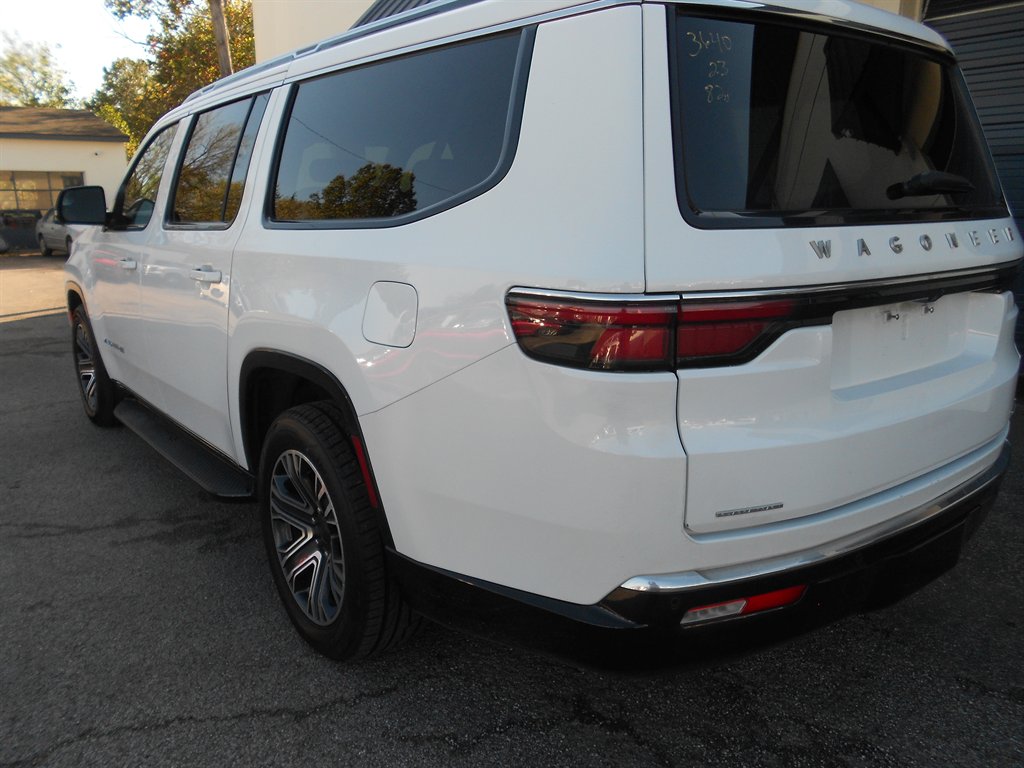 2023 Jeep Wagoneer L - $38,995
