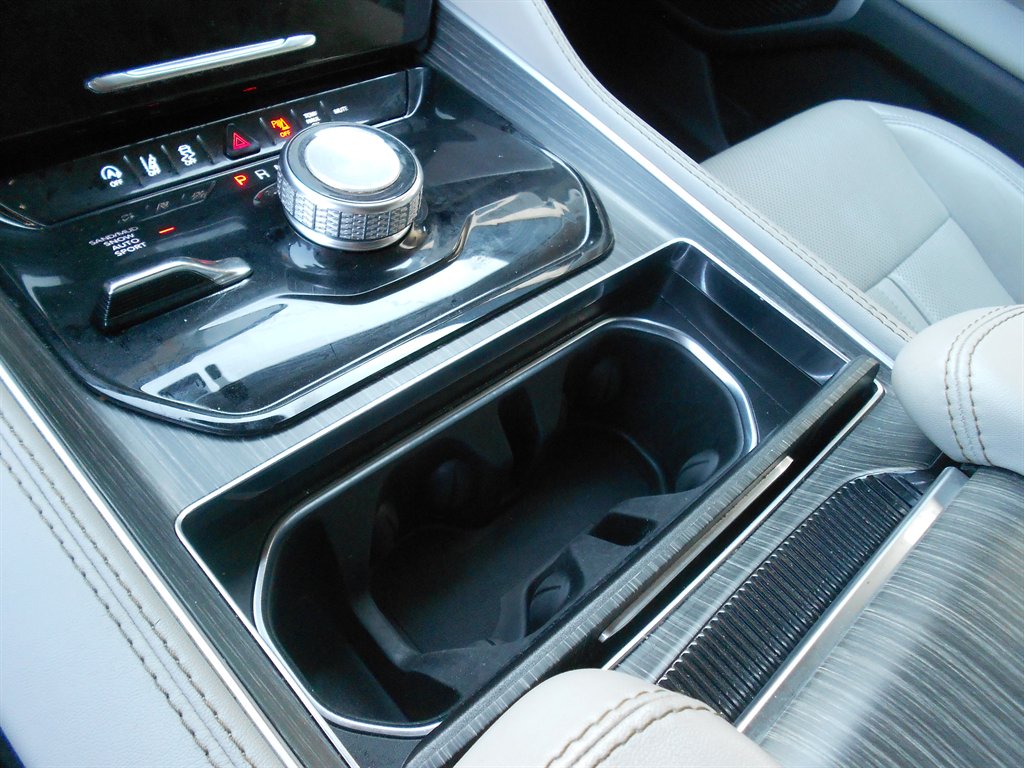 2023 Jeep Wagoneer L - $38,995