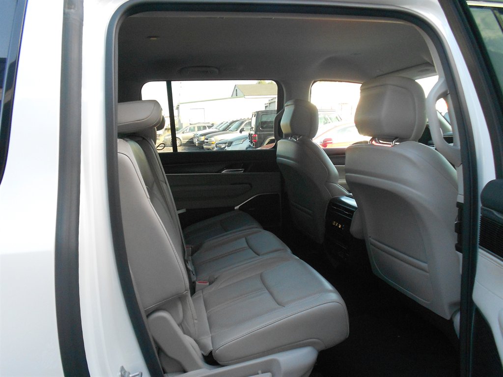 2023 Jeep Wagoneer L - $38,995