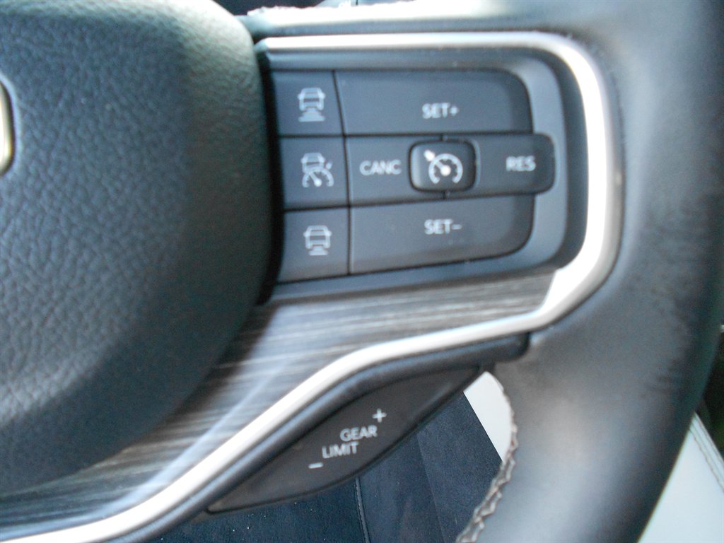 2023 Jeep Wagoneer L - $38,995