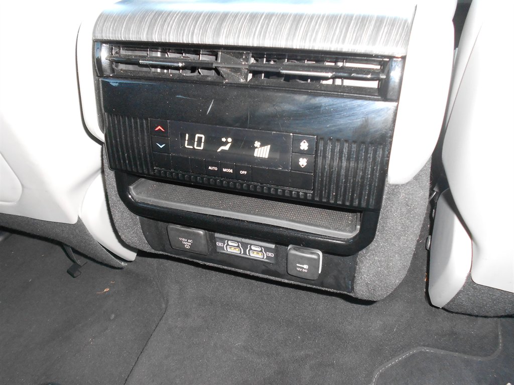 2023 Jeep Wagoneer L - $38,995
