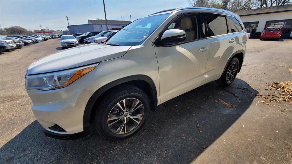 2016 Toyota Highlander - $12,500