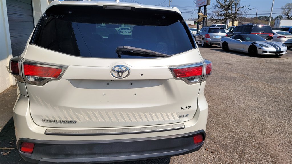 2016 Toyota Highlander - $12,500