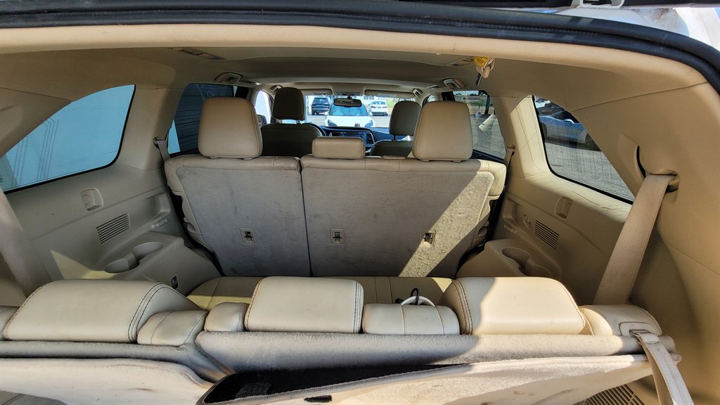 2016 Toyota Highlander - $12,500