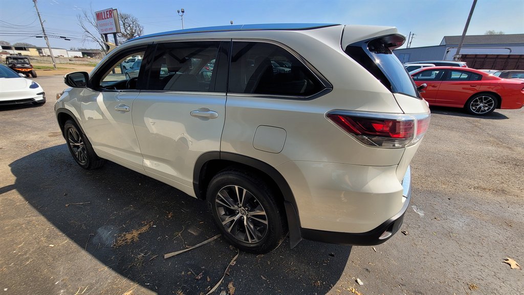 2016 Toyota Highlander - $12,500