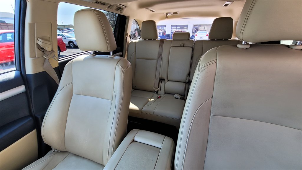 2016 Toyota Highlander - $12,500