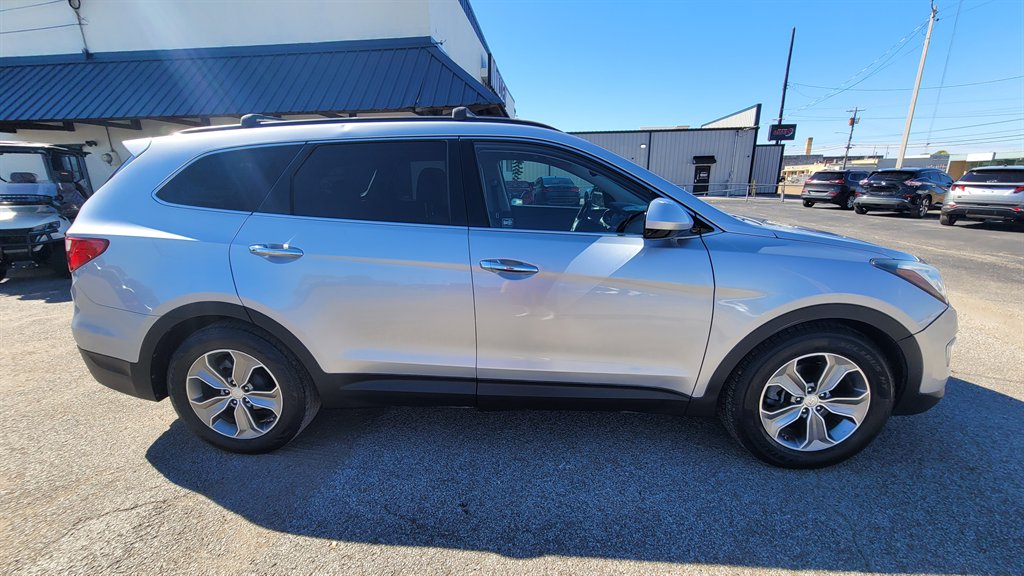 2014 Hyundai Santa Fe - $7,995