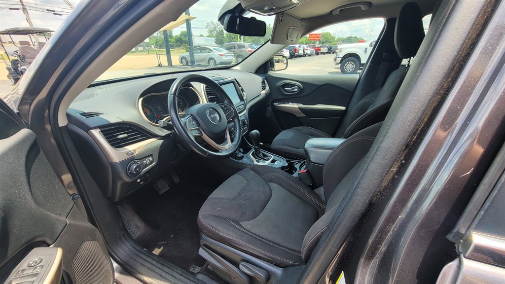 2017 Jeep Cherokee - $8,250