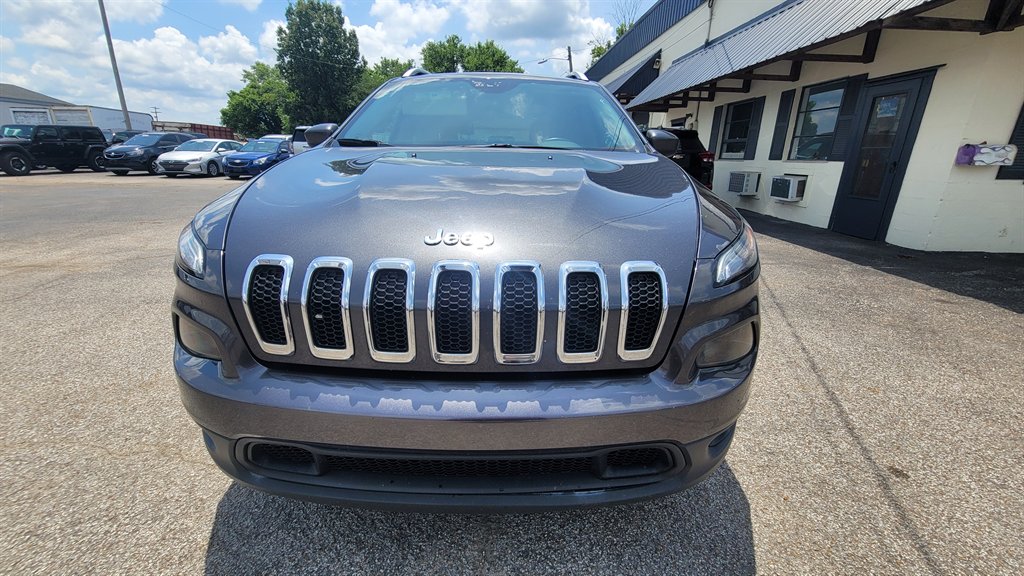 2017 Jeep Cherokee - $8,250