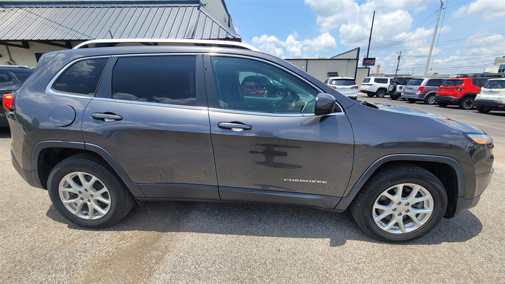 2017 Jeep Cherokee - $8,250