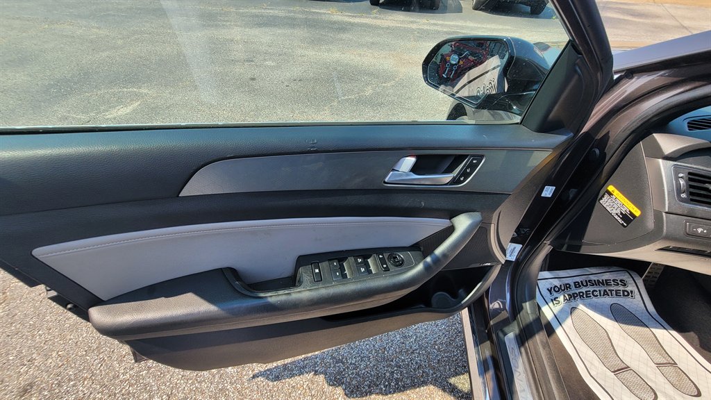 2015 Hyundai Sonata - $9,950