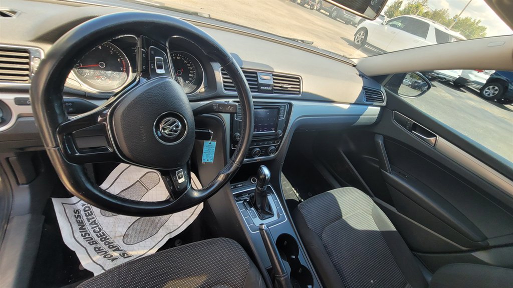 2018 Volkswagen Passat - $9,850