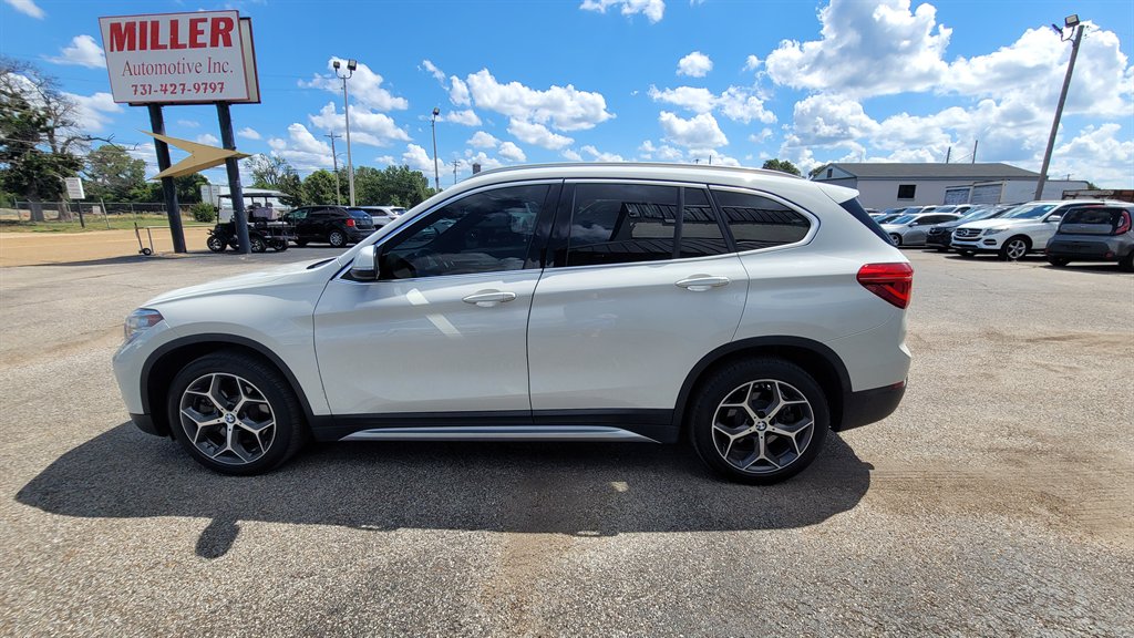 White 2018 BMW X1 SUV / Crossover Front-Wheel Drive 8-Speed Automatic