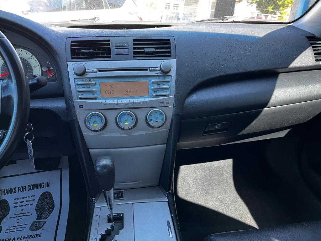 2013 Toyota Camry L photo