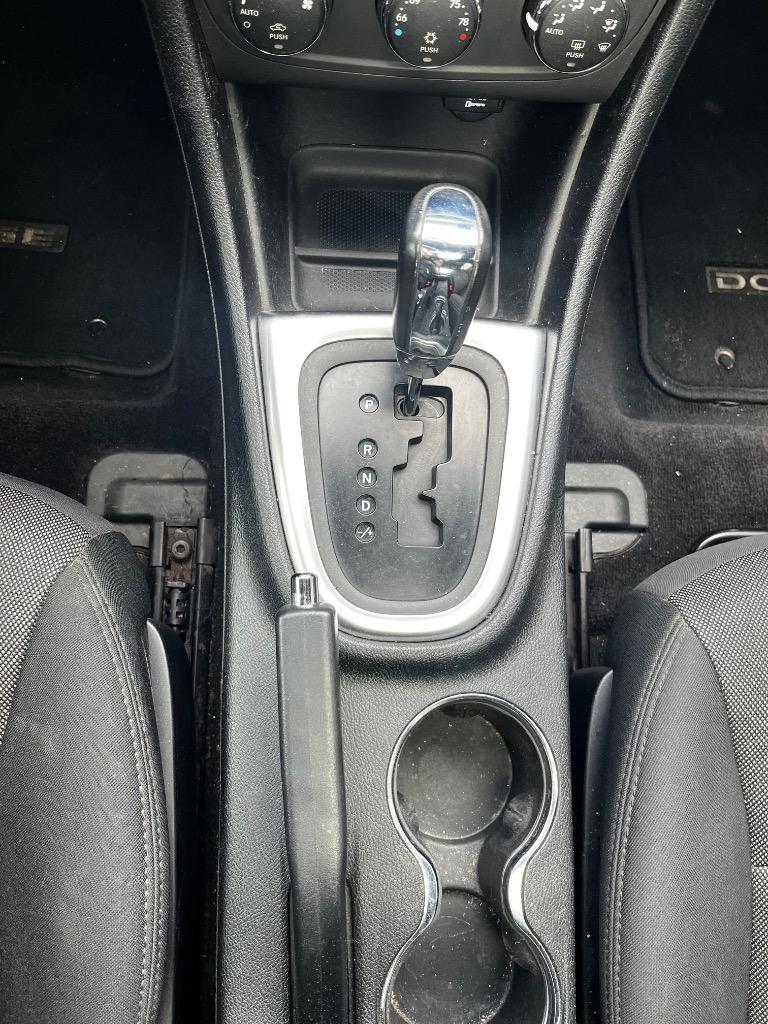 2012 Dodge Avenger SXT photo