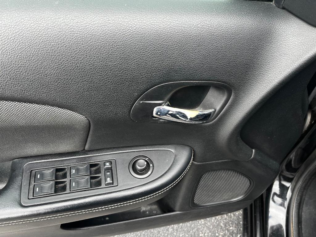2012 Dodge Avenger SXT photo