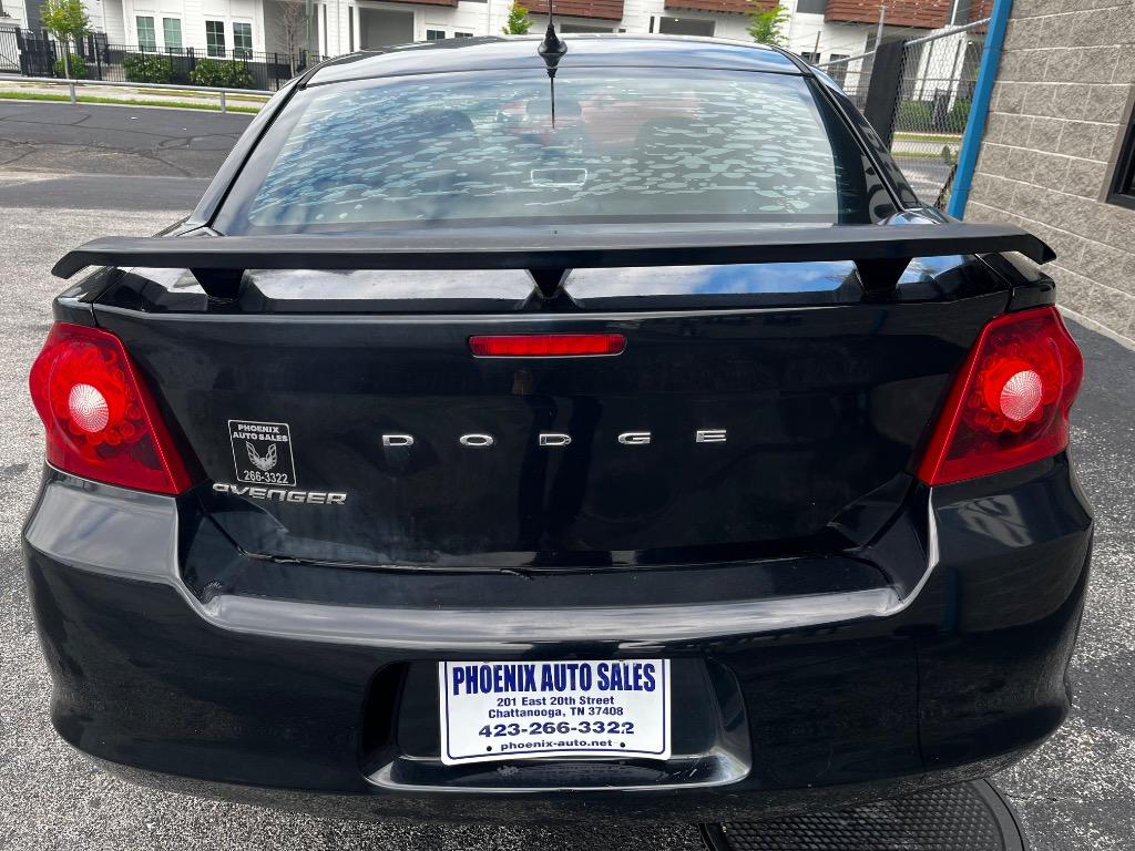 2012 Dodge Avenger SXT photo