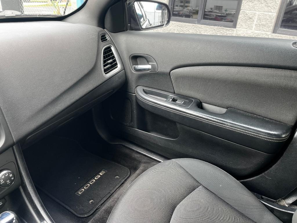 2012 Dodge Avenger SXT photo