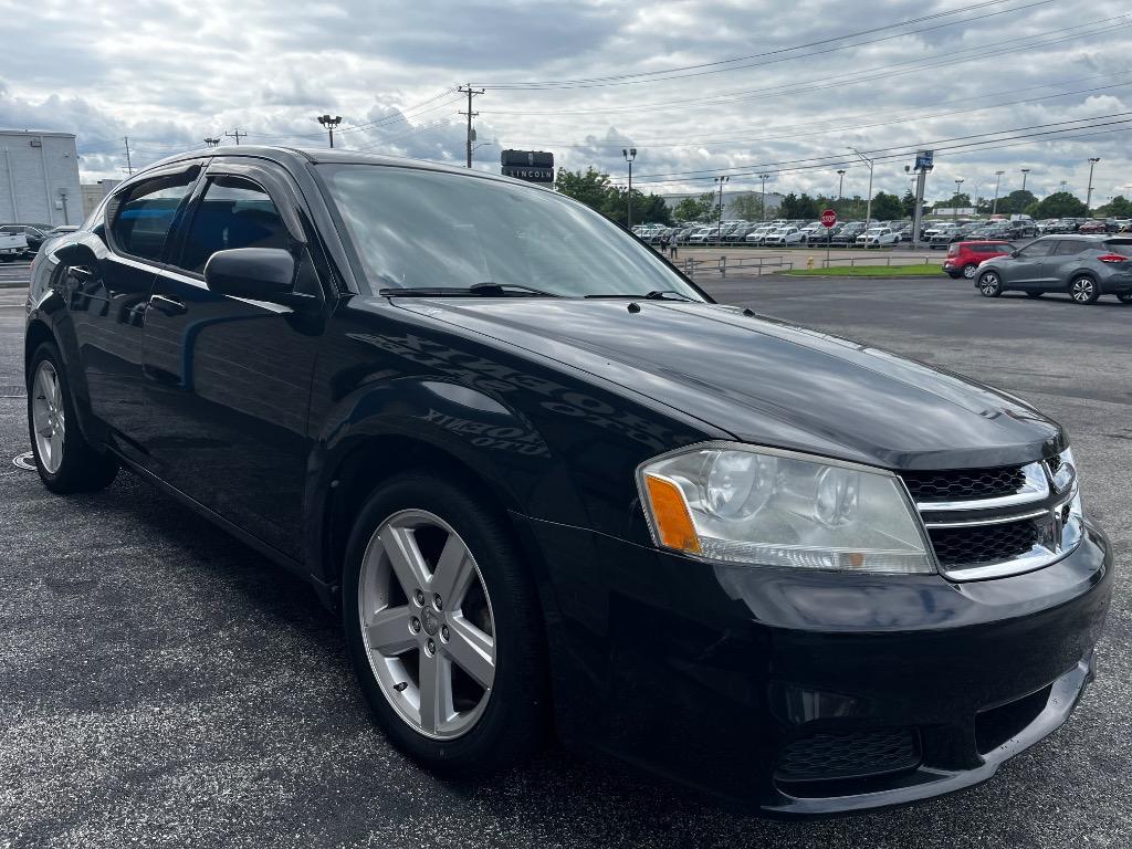 2012 Dodge Avenger SXT photo