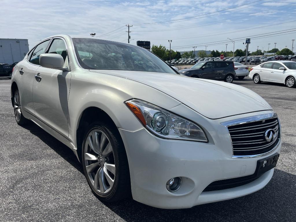 2012 INFINITI M - $11,999