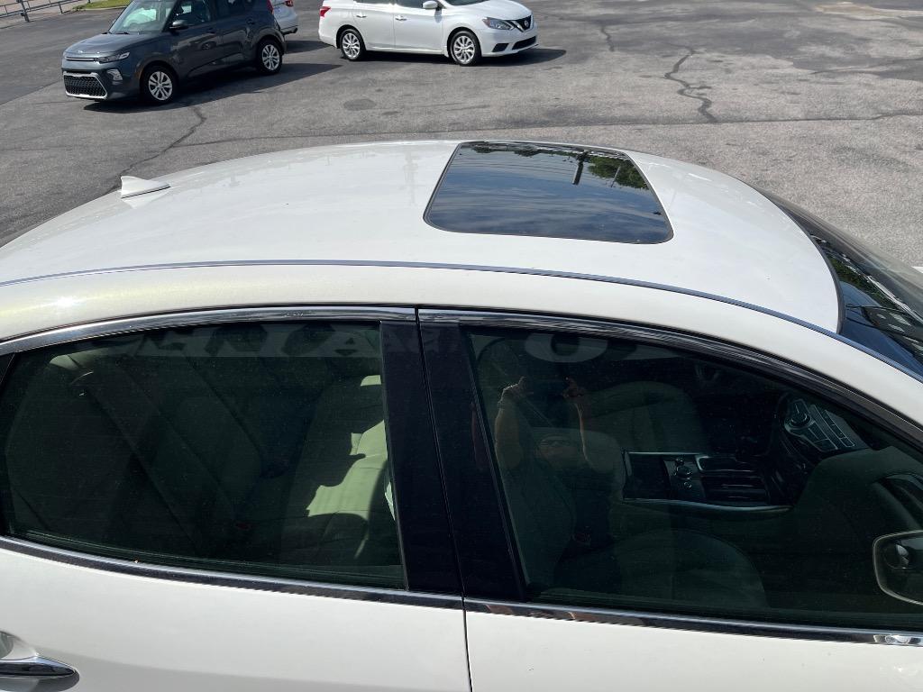 2012 INFINITI M - $11,999
