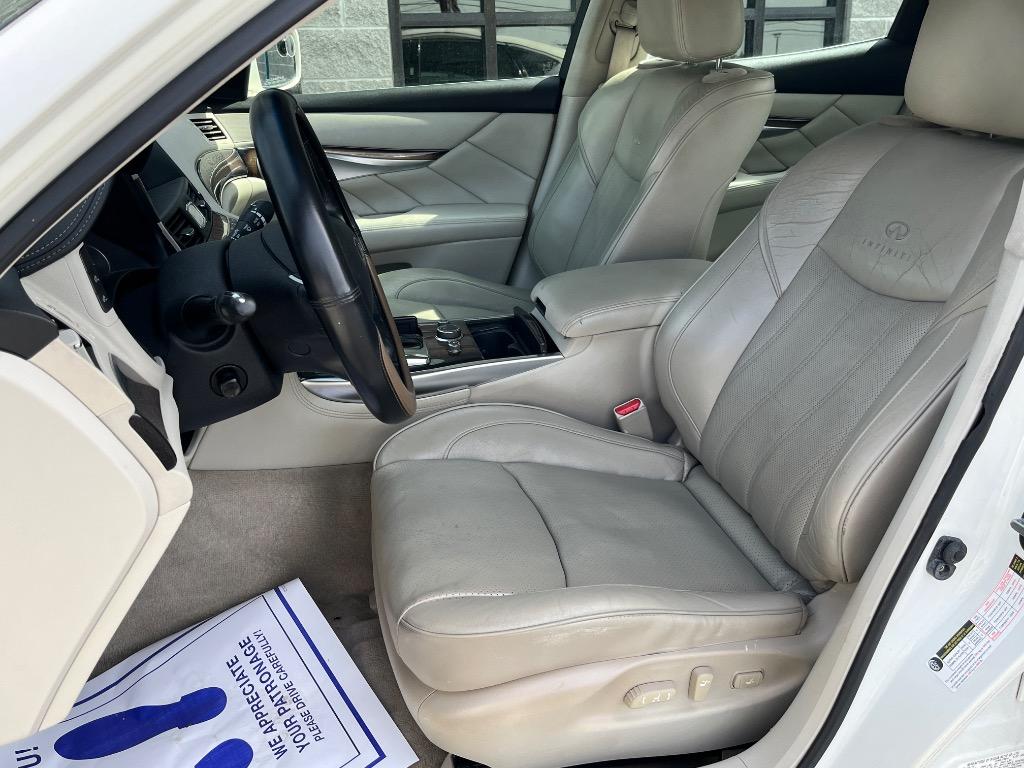 2012 INFINITI M - $11,999