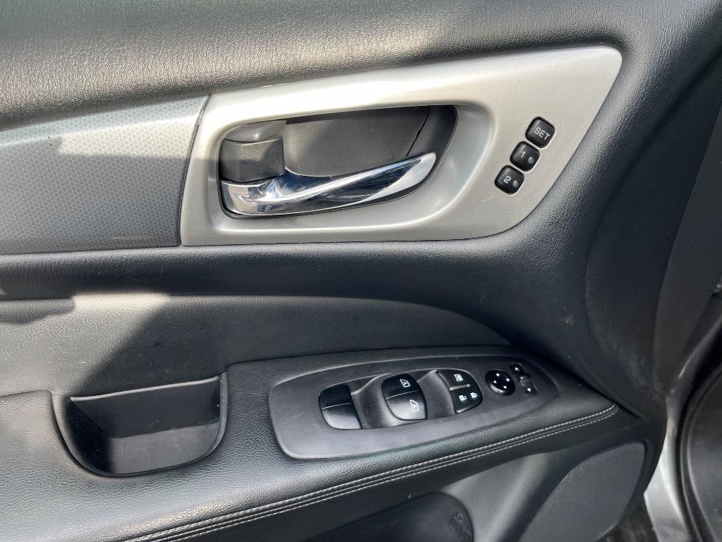 2020 Nissan Pathfinder - $12,999