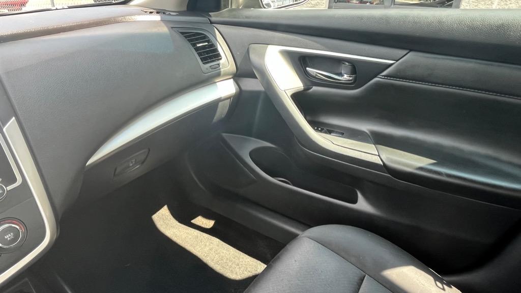 2016 Nissan Altima - $13,299