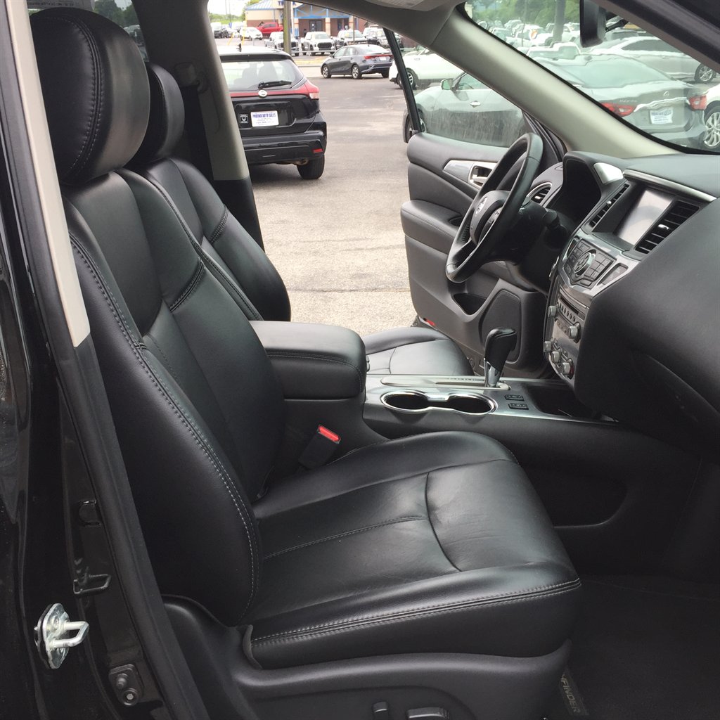 2018 Nissan Pathfinder - $14,999