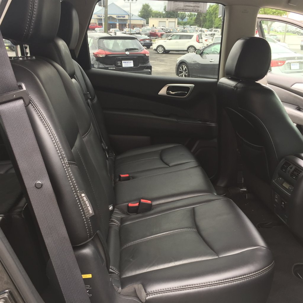 2018 Nissan Pathfinder - $14,999