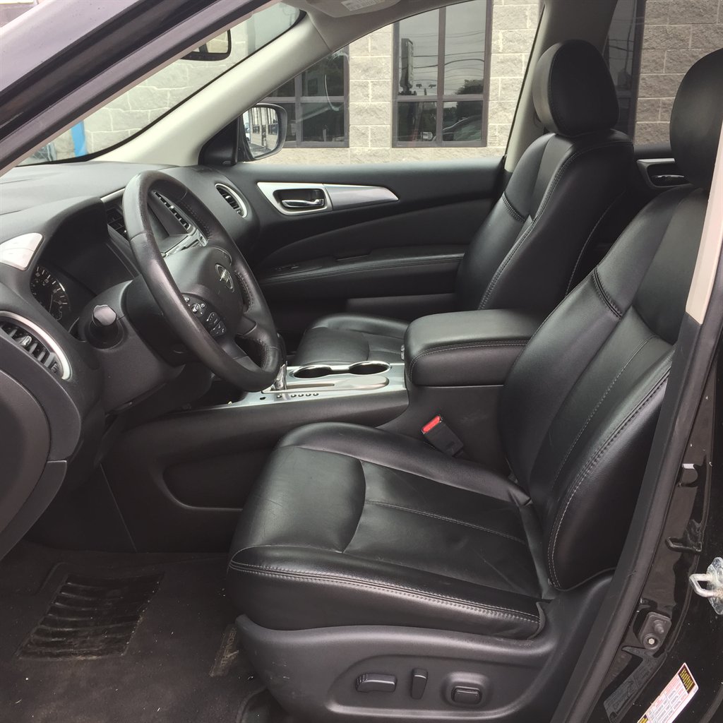 2018 Nissan Pathfinder - $14,999