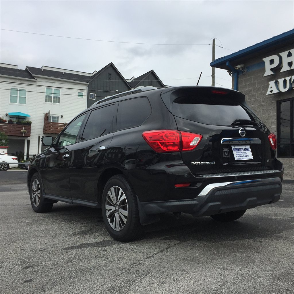 2018 Nissan Pathfinder - $14,999
