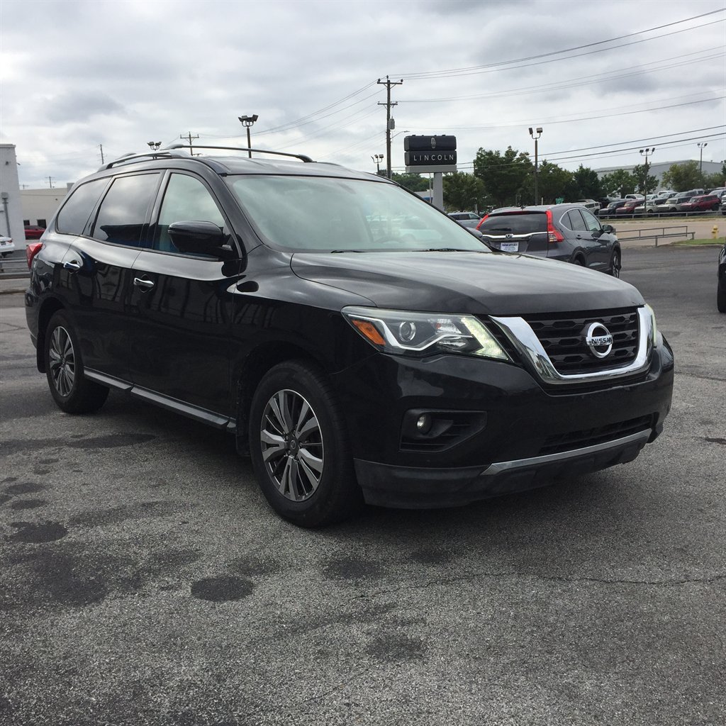 2018 Nissan Pathfinder - $14,999