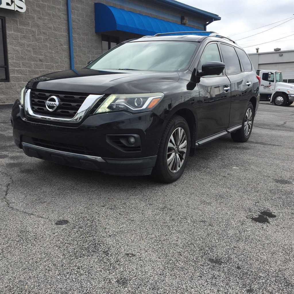 2018 Nissan Pathfinder - $14,999