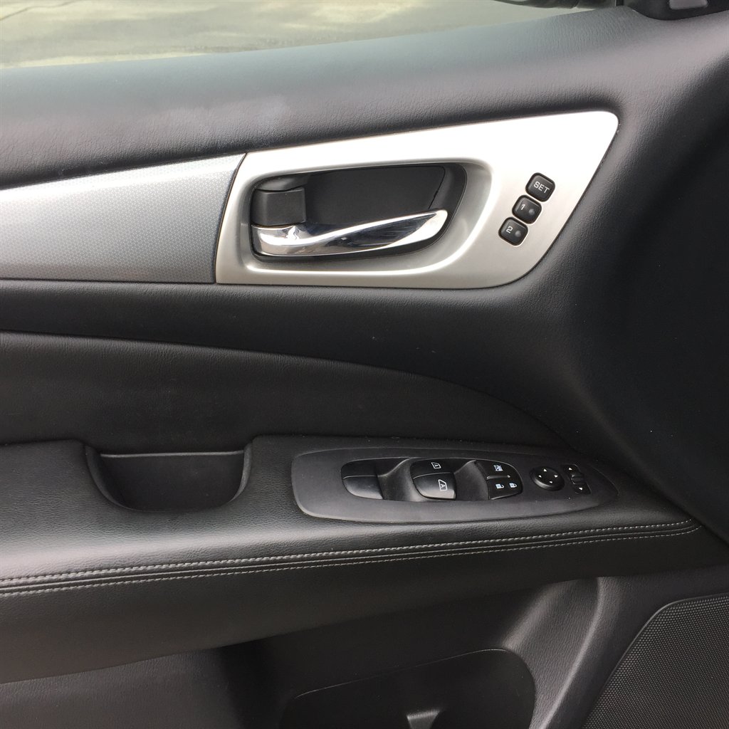 2018 Nissan Pathfinder - $14,999