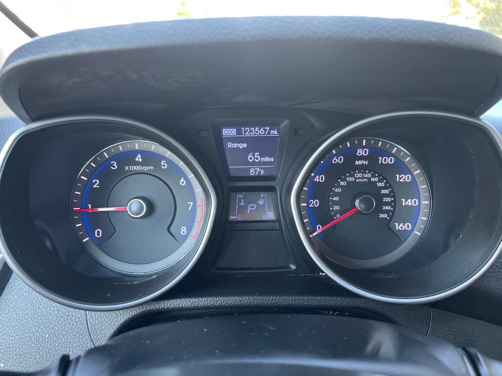 2016 Hyundai Elantra - $9,299
