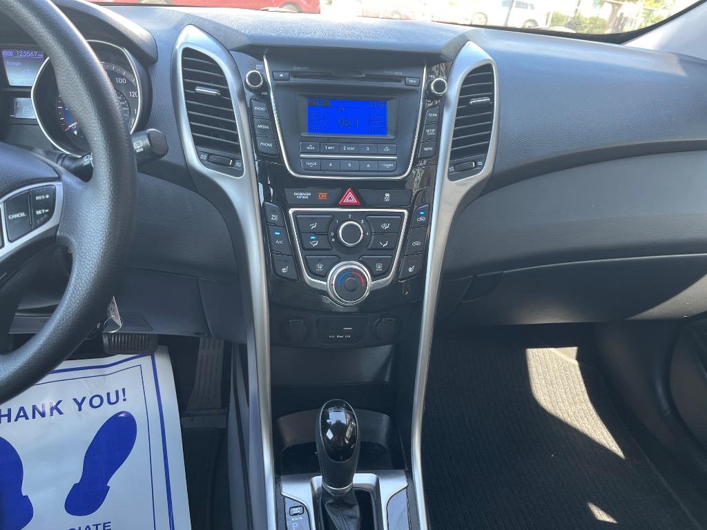 2016 Hyundai Elantra - $9,299
