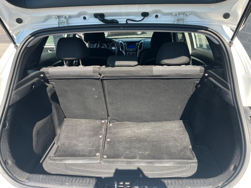 2016 Hyundai Elantra - $9,299