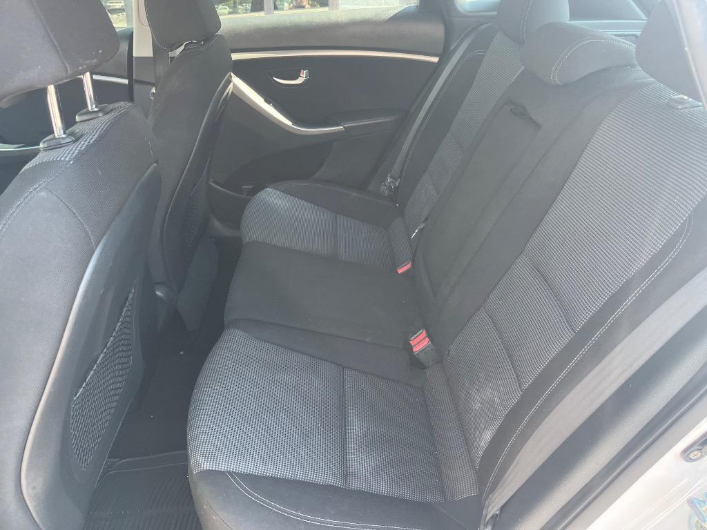 2016 Hyundai Elantra - $9,299
