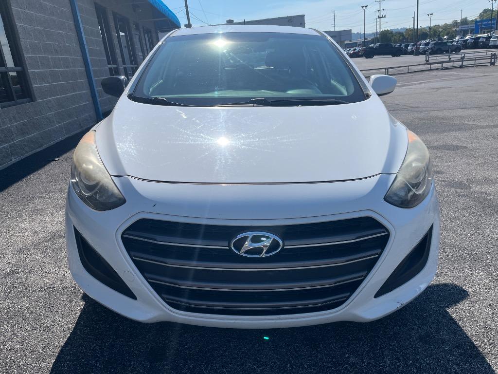 2016 Hyundai Elantra - $9,299