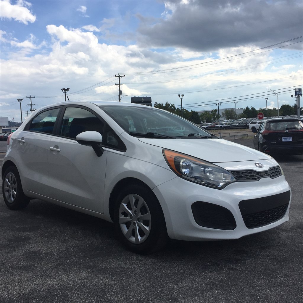 2012 Kia Rio - $7,999