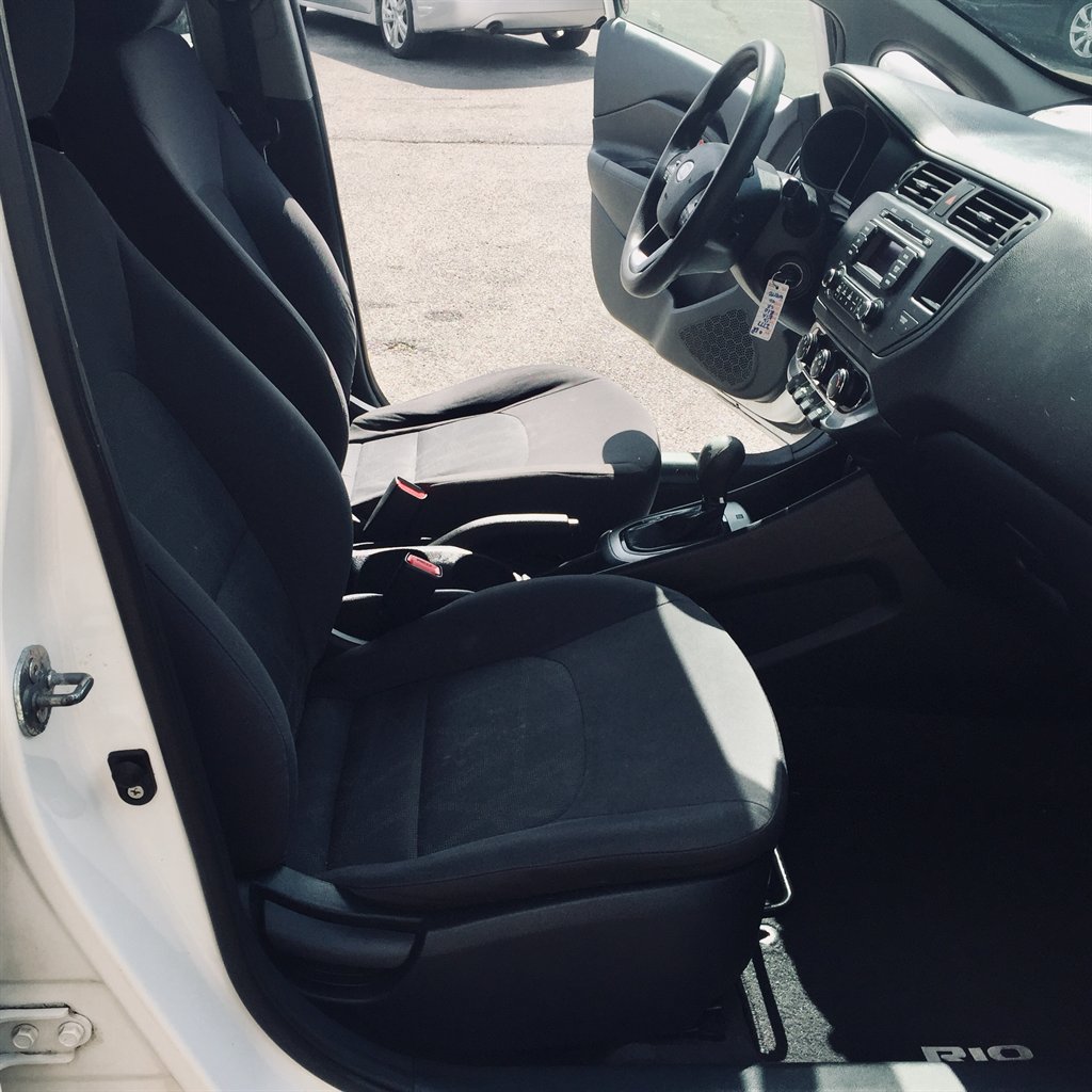2012 Kia Rio - $7,999