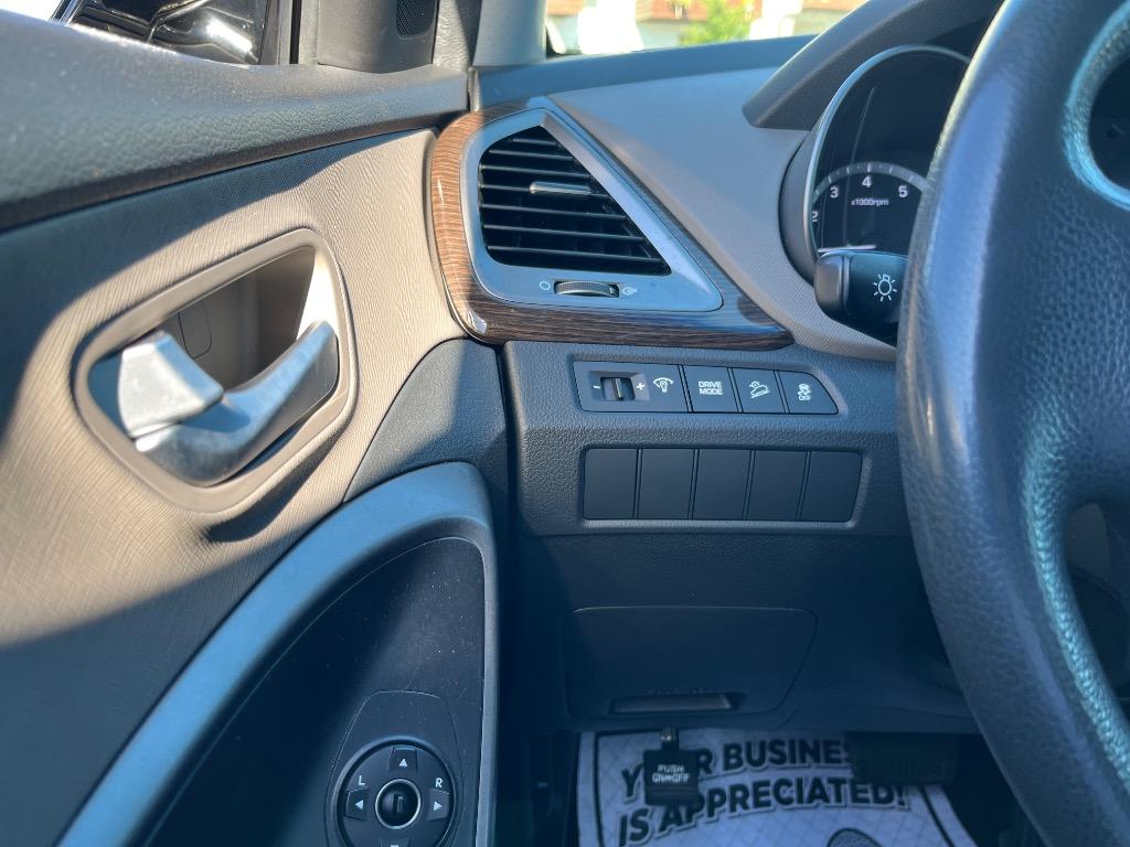 2017 Hyundai Santa Fe Sport - $9,999