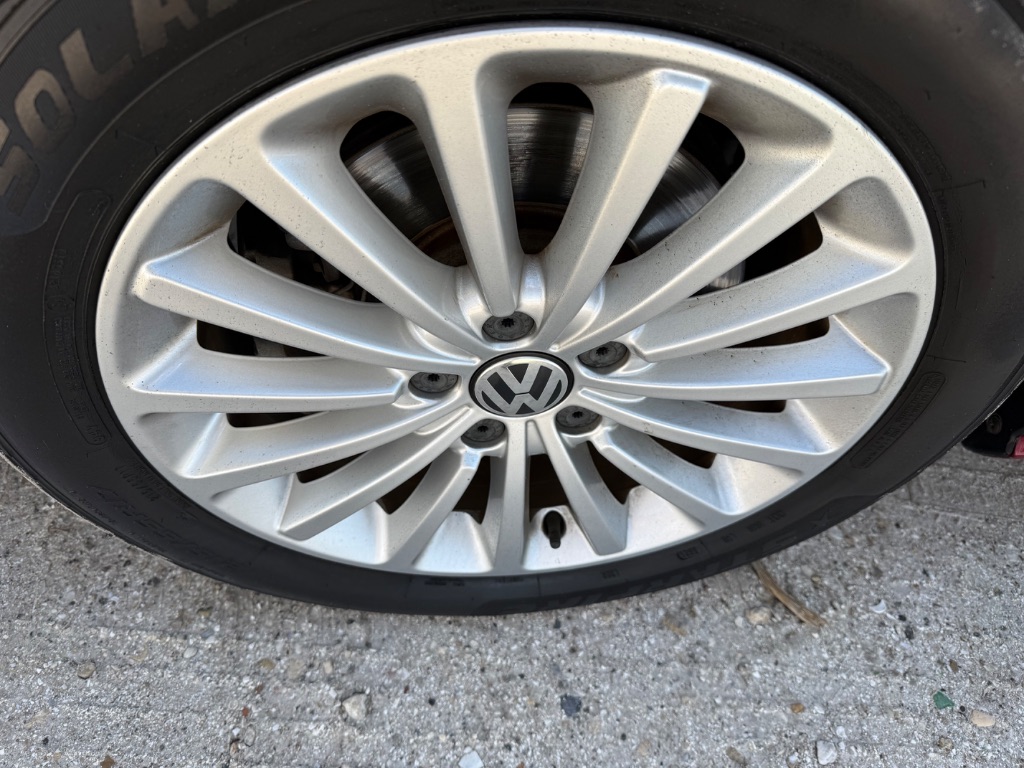 2016 Volkswagen Passat - $11,450