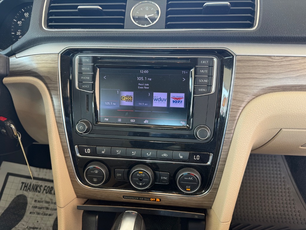 2016 Volkswagen Passat - $11,450