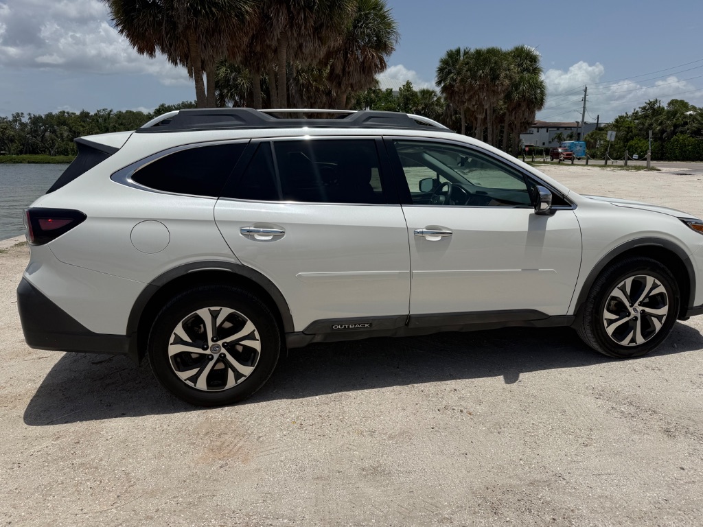 2020 Subaru Outback - $21,950